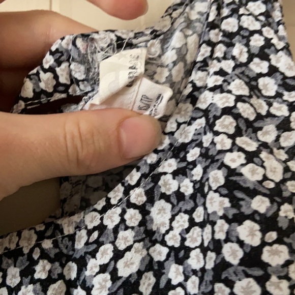 Garage Crop Tank - Picture 4 of 4